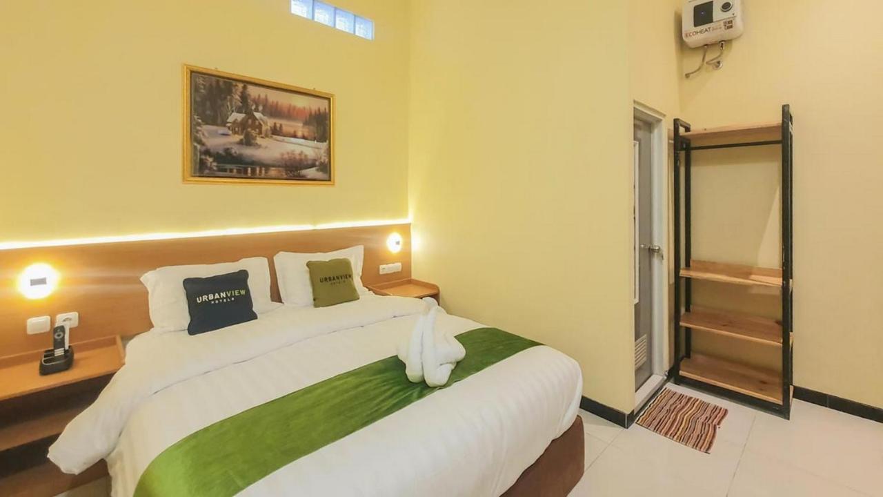 Urbanview Hotel Sakura Kampung Inggris Pare By Reddoorz Dış mekan fotoğraf