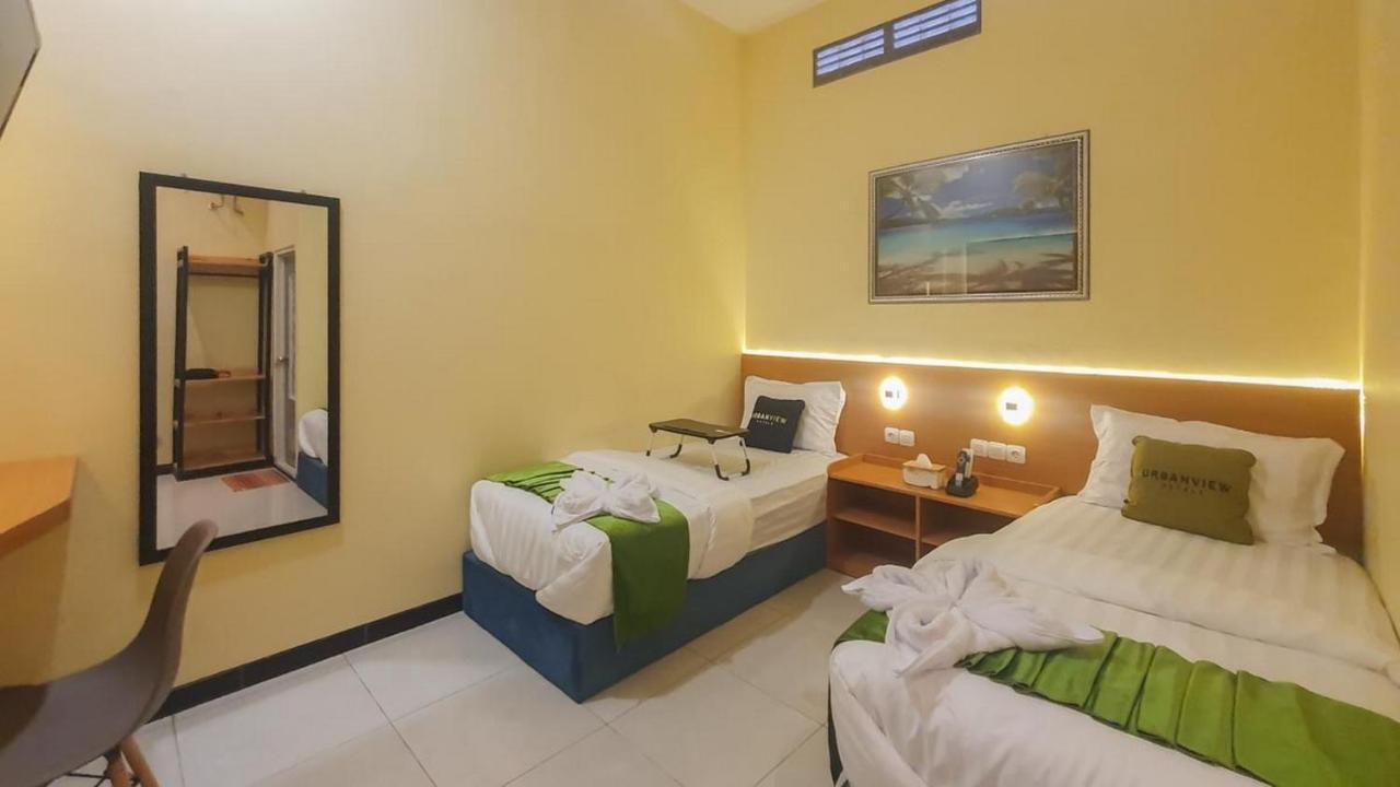 Urbanview Hotel Sakura Kampung Inggris Pare By Reddoorz Dış mekan fotoğraf
