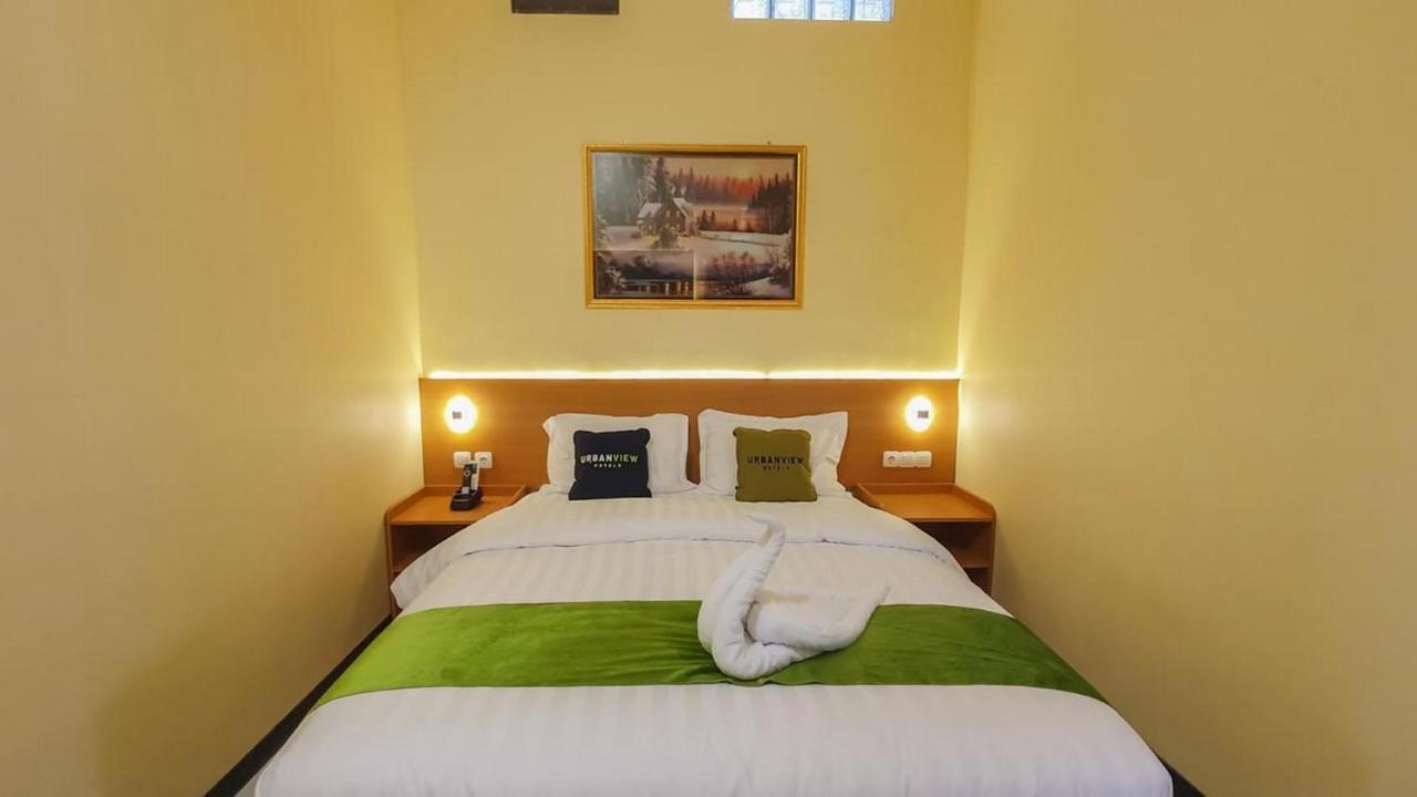 Urbanview Hotel Sakura Kampung Inggris Pare By Reddoorz Dış mekan fotoğraf