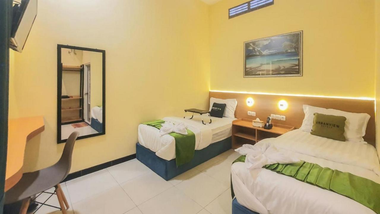 Urbanview Hotel Sakura Kampung Inggris Pare By Reddoorz Dış mekan fotoğraf