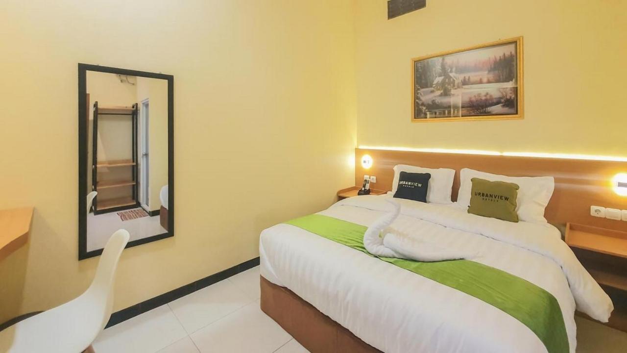 Urbanview Hotel Sakura Kampung Inggris Pare By Reddoorz Dış mekan fotoğraf