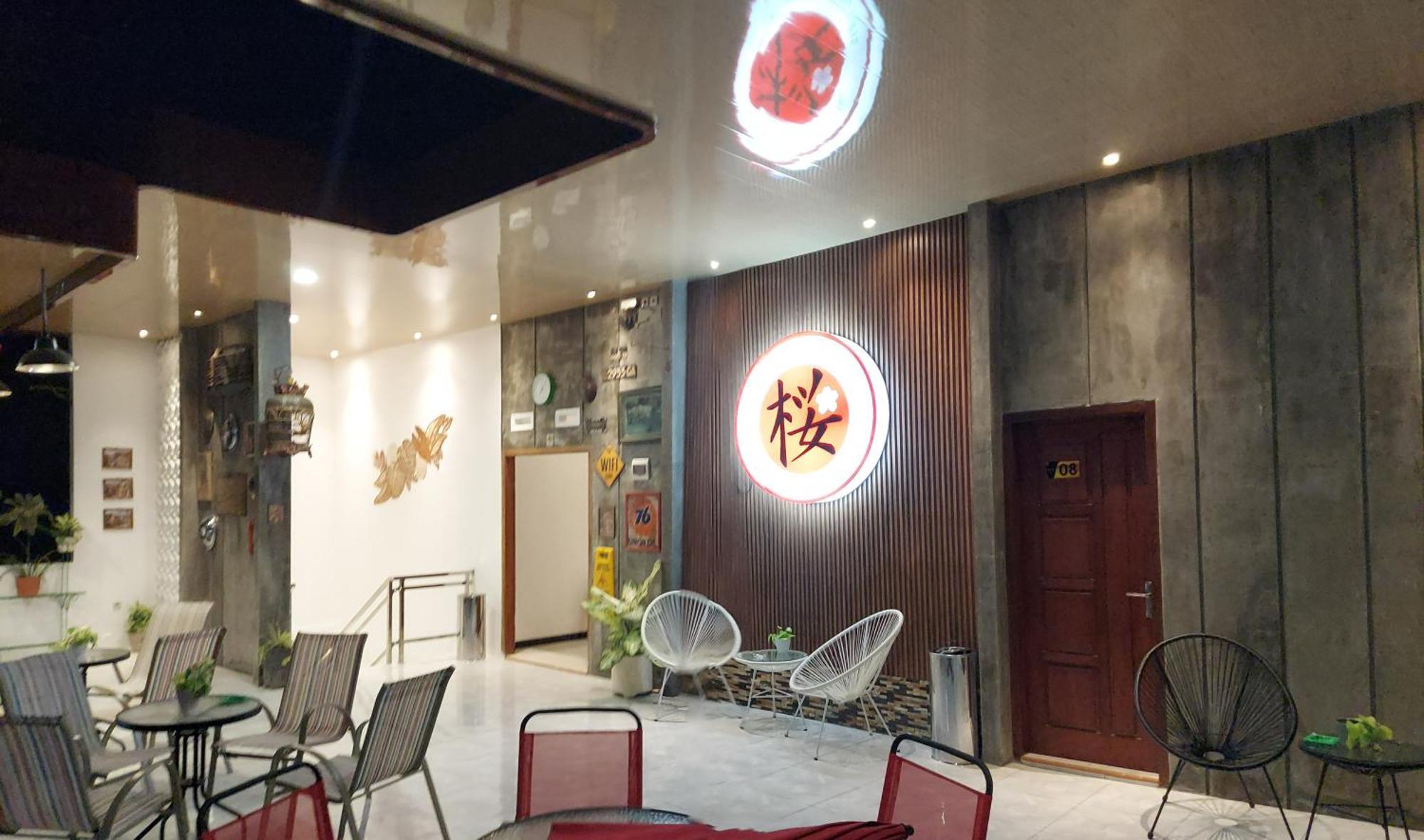 Urbanview Hotel Sakura Kampung Inggris Pare By Reddoorz Dış mekan fotoğraf