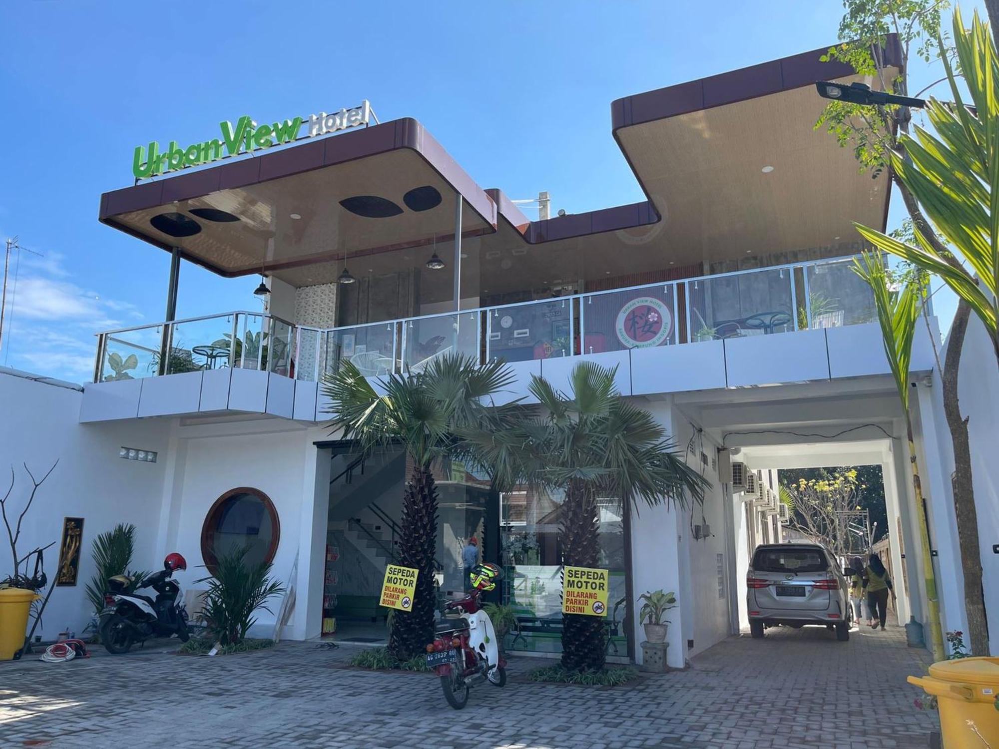 Urbanview Hotel Sakura Kampung Inggris Pare By Reddoorz Dış mekan fotoğraf